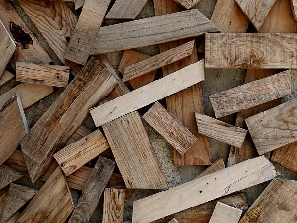 El reciclaje de madera es un proceso económico y sostenible con el medio ambiente.